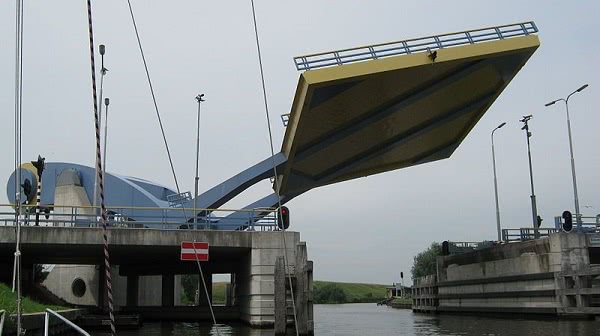 Slauerhoff köprüsü - Açılır kapanır köprü